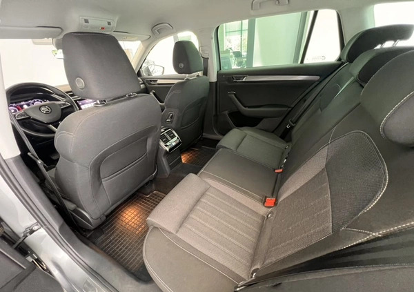 Skoda Superb cena 113500 przebieg: 118549, rok produkcji 2019 z Kunów małe 172